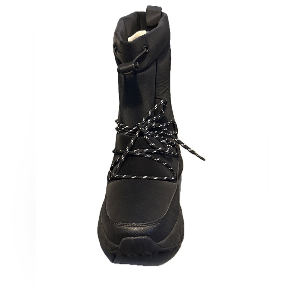 New Women’s Black Winter SnowBoots. Very Comfortable and easy to Put On. - Picture 3 of 4